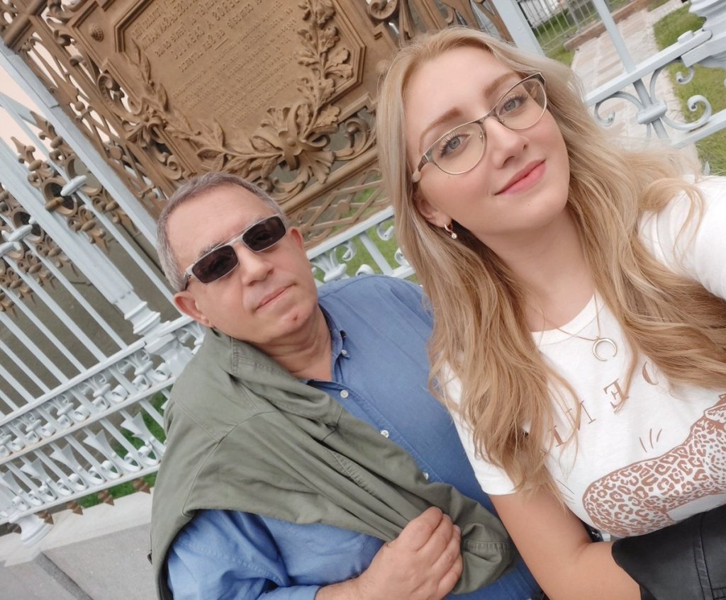 La imagen tiene un atributo ALT vacío; su nombre de archivo es rolon-maslaton.jpg